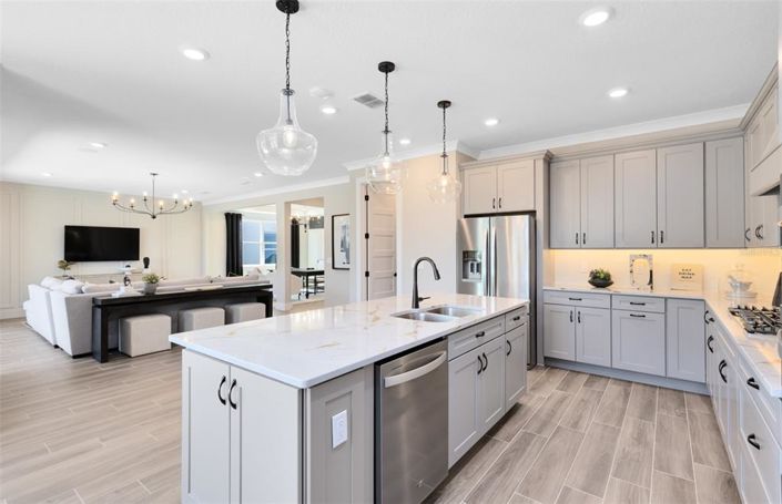 Image No.14-5 Bed Property for sale