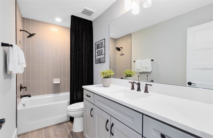 Image No.38-5 Bed Property for sale