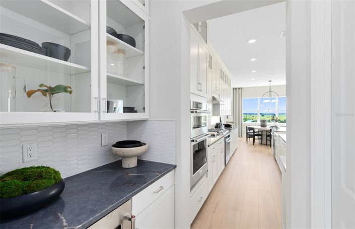 Image No.19-5 Bed Property for sale