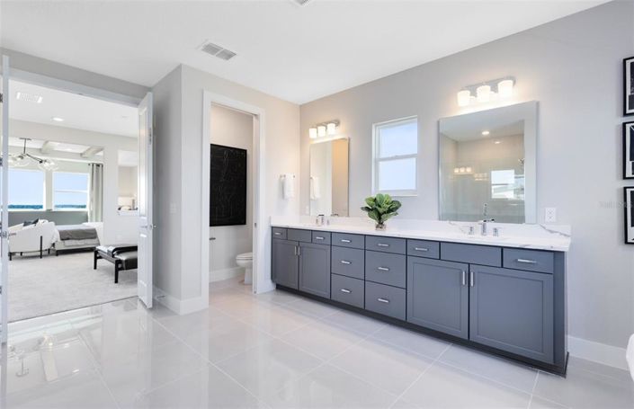 Image No.40-5 Bed Property for sale