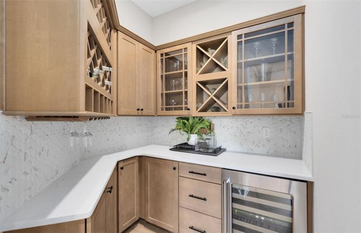 Image No.12-4 Bed Property for sale