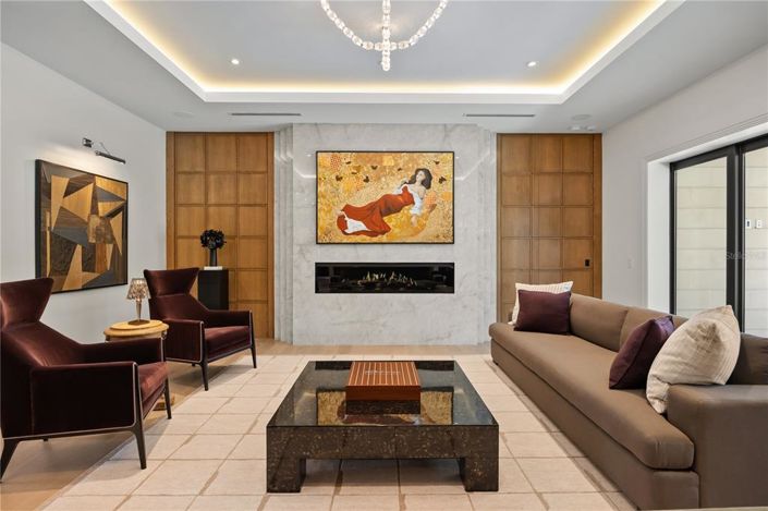 Image No.14-5 Bed Property for sale