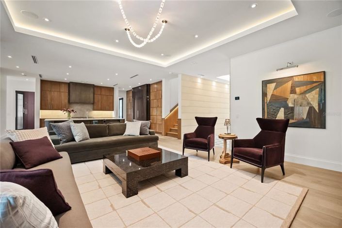 Image No.16-5 Bed Property for sale