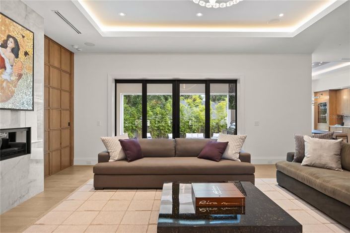 Image No.17-5 Bed Property for sale