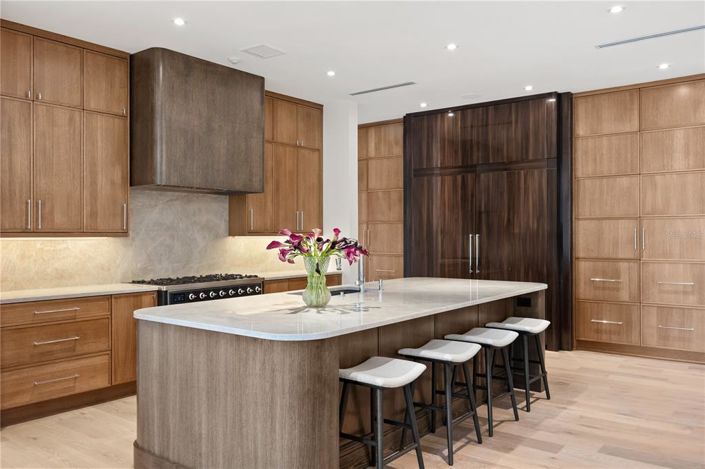 Image No.18-5 Bed Property for sale