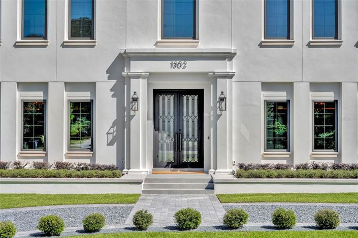 Image No.2-5 Bed Property for sale