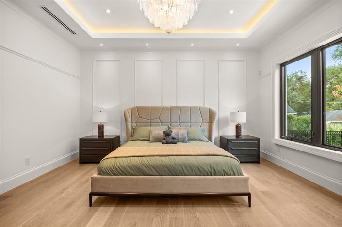 Image No.28-5 Bed Property for sale