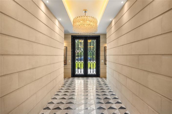 Image No.3-5 Bed Property for sale