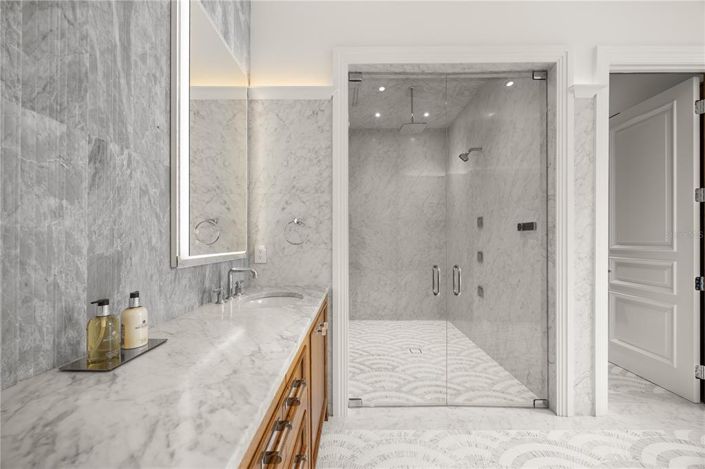 Image No.31-5 Bed Property for sale