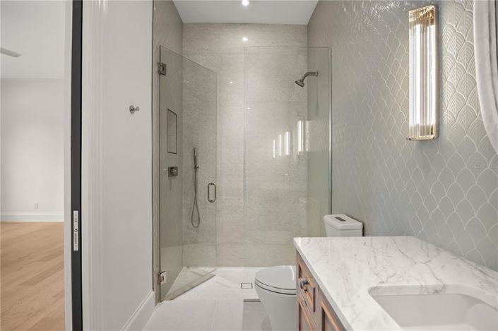 Image No.38-5 Bed Property for sale