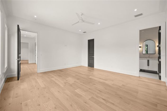 Image No.43-5 Bed Property for sale