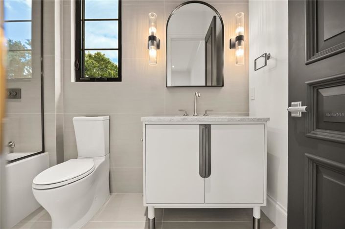 Image No.45-5 Bed Property for sale