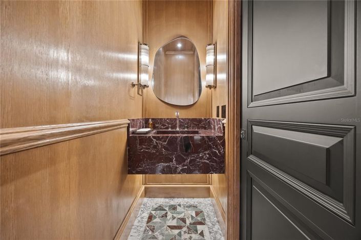 Image No.47-5 Bed Property for sale