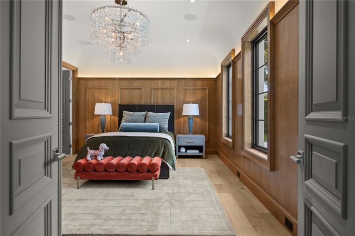 Image No.9-5 Bed Property for sale