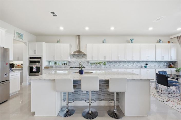 Image No.11-6 Bed Property for sale