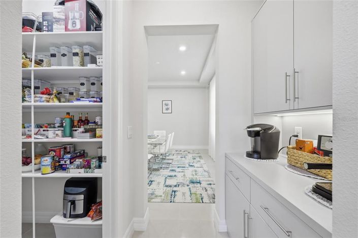 Image No.15-6 Bed Property for sale