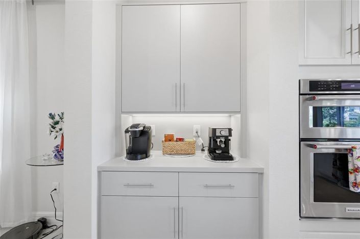 Image No.16-6 Bed Property for sale