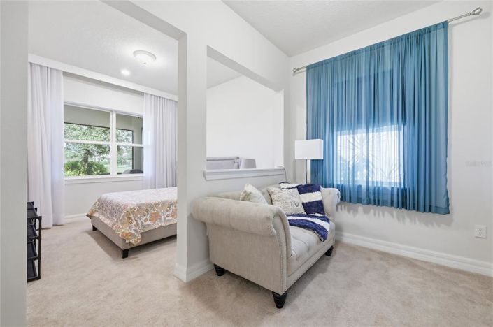 Image No.19-6 Bed Property for sale