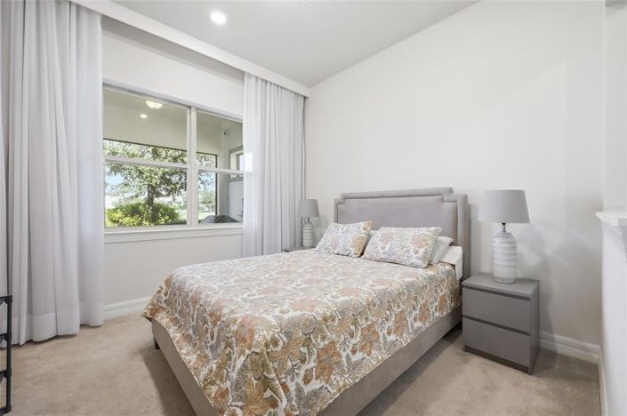 Image No.21-6 Bed Property for sale