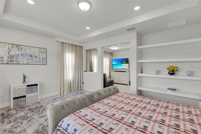 Image No.28-6 Bed Property for sale