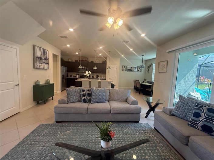 Image No.8-5 Bed Property for sale