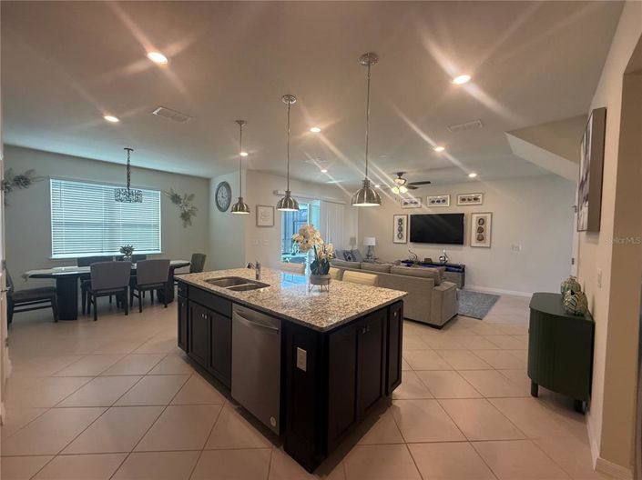 Image No.9-5 Bed Property for sale