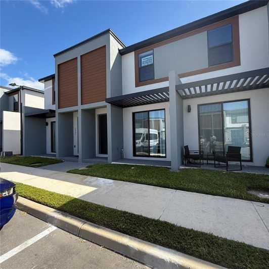 Image No.26-3 Bed Townhouse for sale