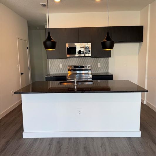 Image No.5-3 Bed Townhouse for sale