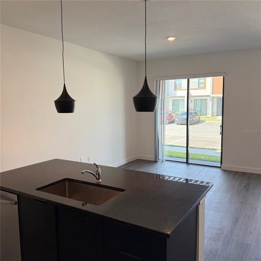 Image No.6-3 Bed Townhouse for sale