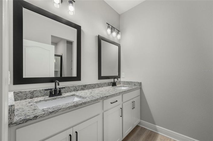 Image No.5-3 Bed Property for sale