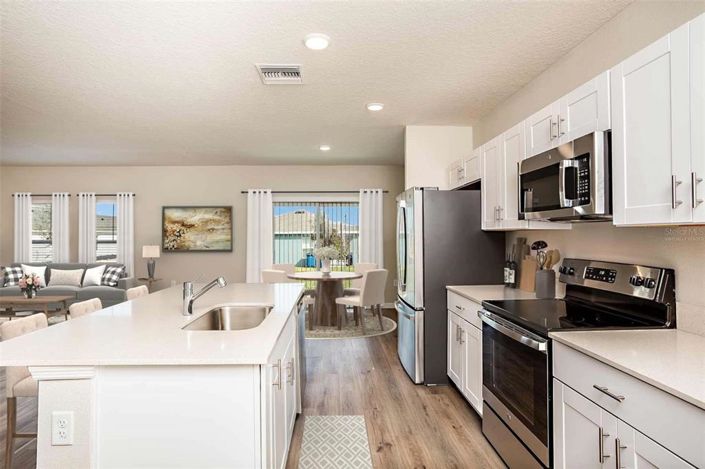 Image No.2-4 Bed Property for sale