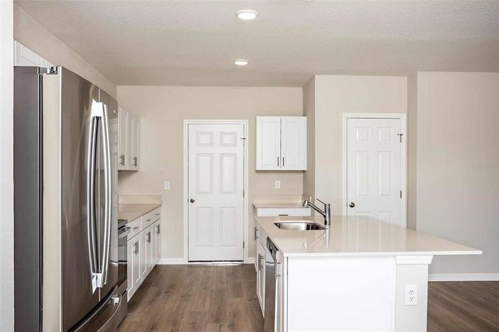 Image No.4-4 Bed Property for sale