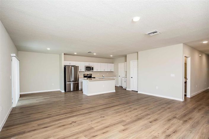 Image No.8-4 Bed Property for sale