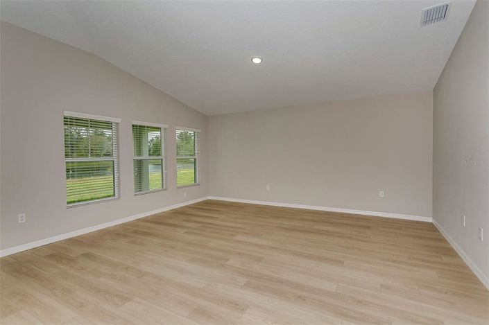 Image No.18-4 Bed Property for sale