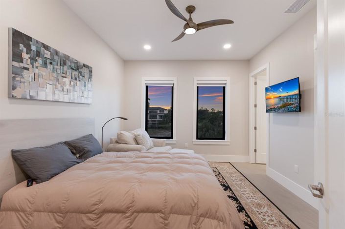 Image No.29-3 Bed Property for sale