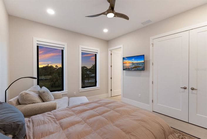 Image No.30-3 Bed Property for sale