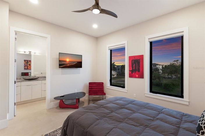 Image No.34-3 Bed Property for sale