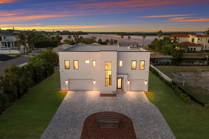 Image No.55-3 Bed Property for sale