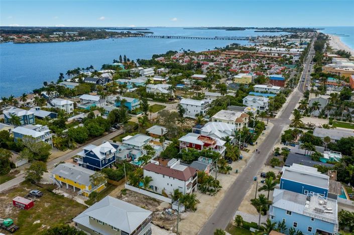 Image No.13-7 Bed Property for sale