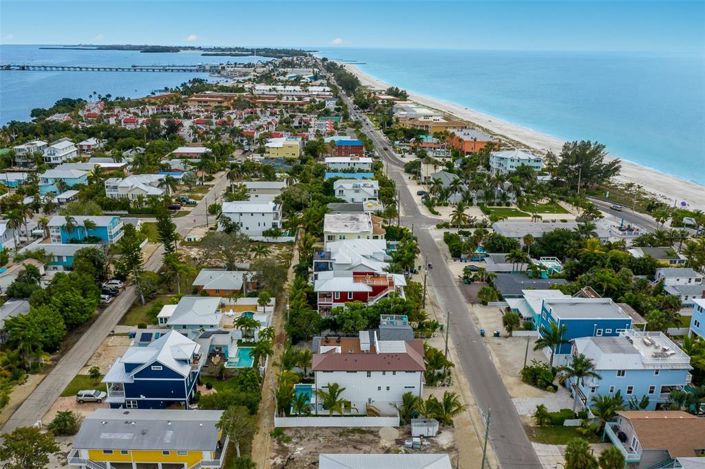 Image No.16-7 Bed Property for sale