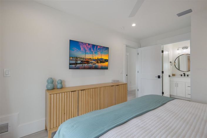 Image No.33-7 Bed Property for sale