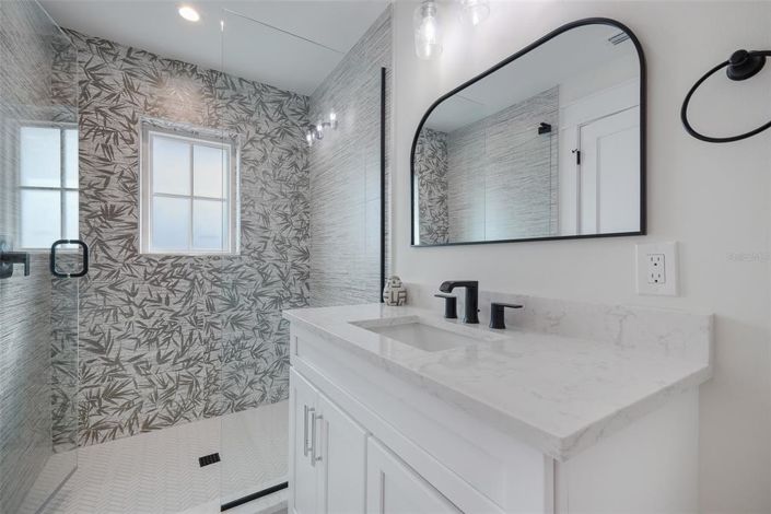 Image No.37-7 Bed Property for sale