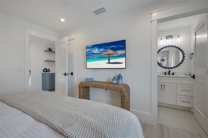 Image No.44-7 Bed Property for sale