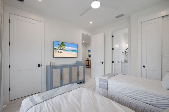 Image No.52-7 Bed Property for sale