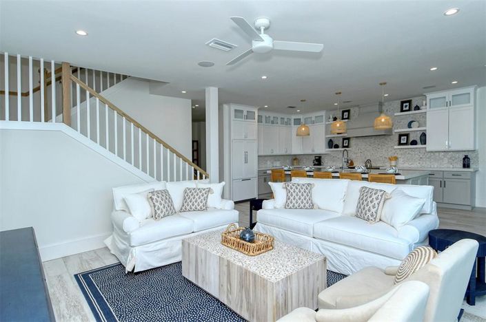 Image No.11-7 Bed Property for sale