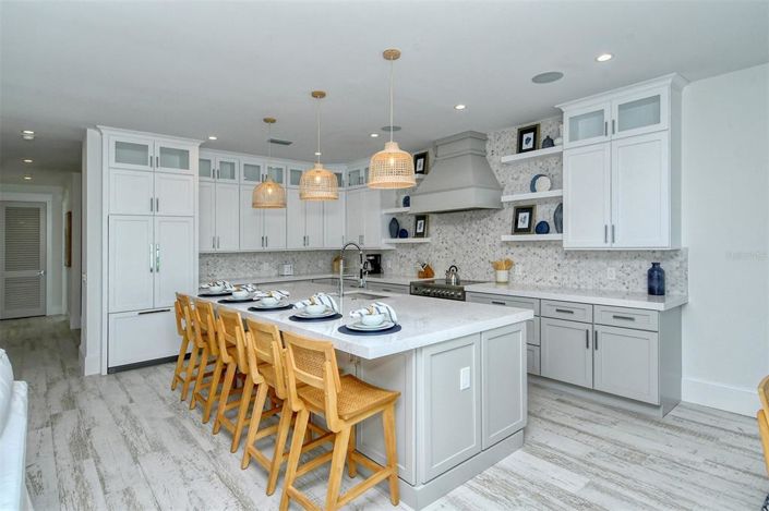 Image No.12-7 Bed Property for sale