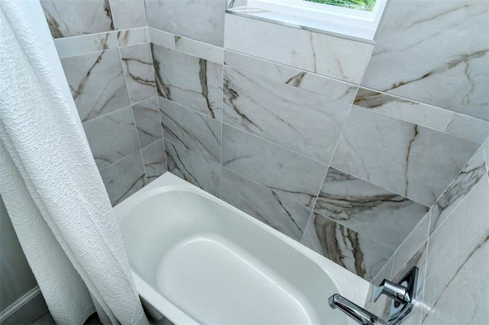 Image No.29-7 Bed Property for sale