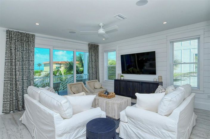 Image No.3-7 Bed Property for sale