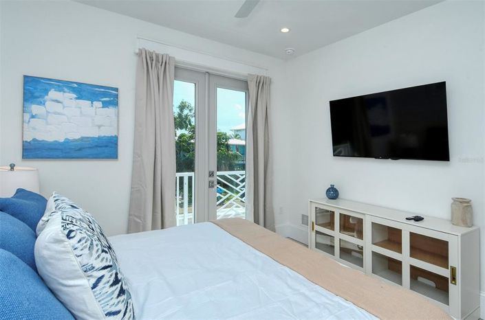 Image No.30-7 Bed Property for sale