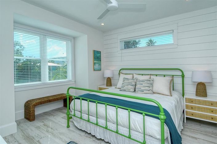 Image No.31-7 Bed Property for sale